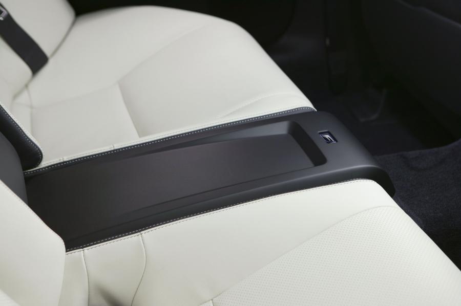  Lexus IS-F 2012 года  (фото 6 из 19)